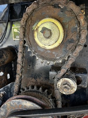 Presse à balles rondes New Holland BR 740