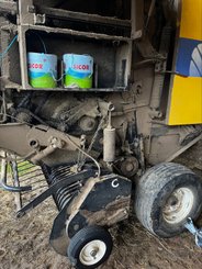Presse à balles rondes New Holland BR 740 - 14