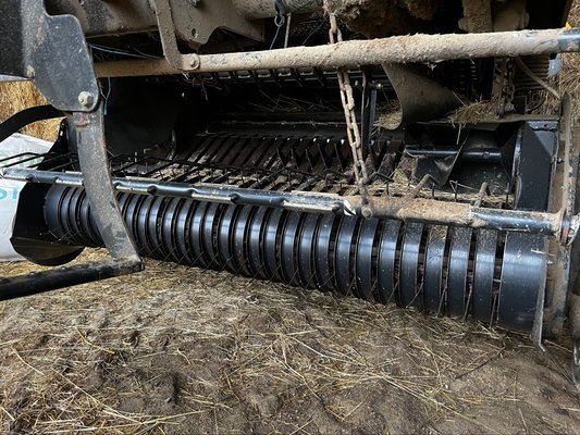 Presse à balles rondes New Holland BR 740