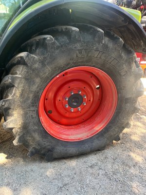 Tracteur agricole Claas ARION 650 CMATIC