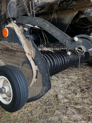 Presse à balles rondes New Holland BR 740