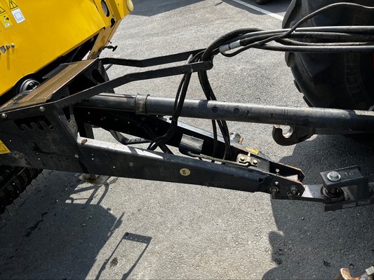 Presse à balles rondes New Holland BR 740