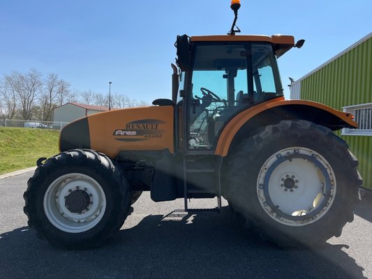 Tracteur agricole - ARES 656 RZ