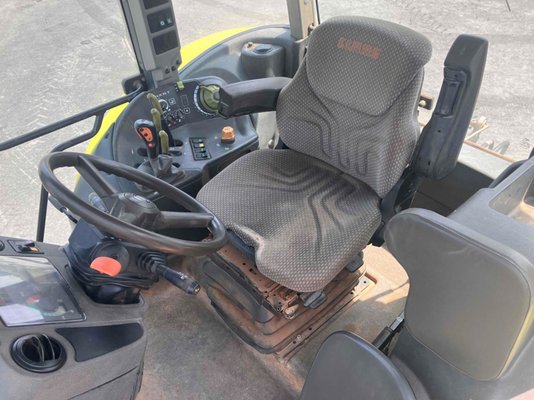 Tracteur agricole Claas ARES 657 ATZ
