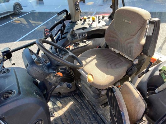 Tracteur agricole Case FARMALL U PRO 105