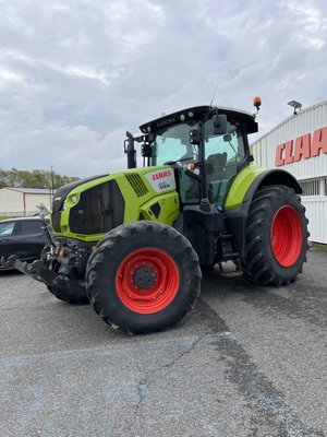 Tracteur agricole Claas AXION 800 CIS T4F
