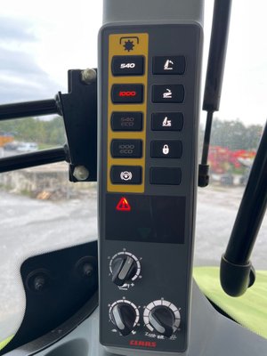 Tracteur agricole Claas AXION 800 CIS T4F