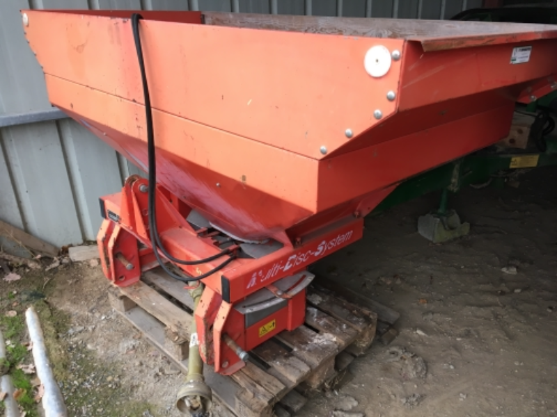 Distributeur d'engrais Distributeur d'engrais Kuhn MDS921
