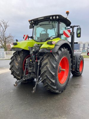 Tracteur agricole Claas AXION 800 CEBIS