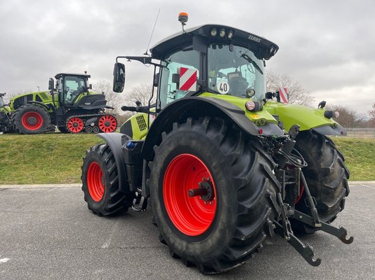 Tracteur agricole Claas AXION 810 CMATIC BUSINESS
