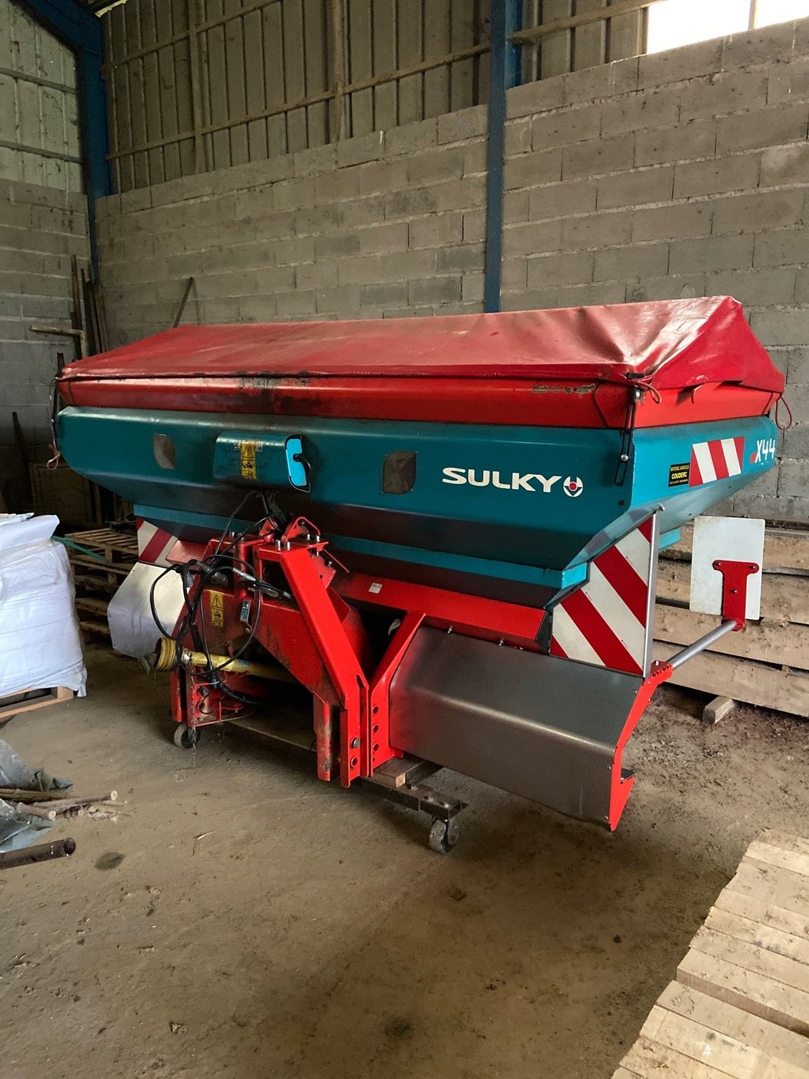 Distributeur d'engrais Distributeur d'engrais Sulky x44