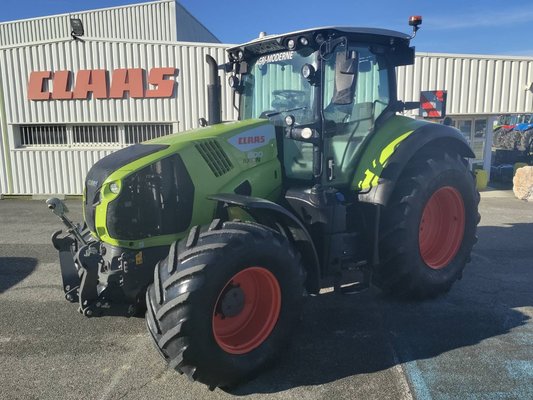 Tracteur agricole - AXION 800