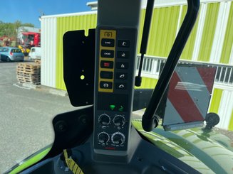 Tracteur agricole Claas AXION 800 - 12
