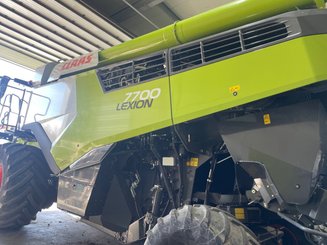 Moissonneuse batteuse Claas LEXION 7700 - 1