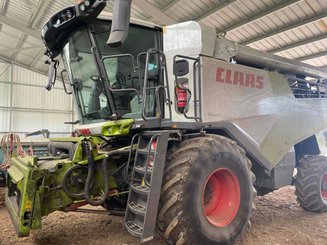 Moissonneuse batteuse Claas TRION 750 MONTANA - 1