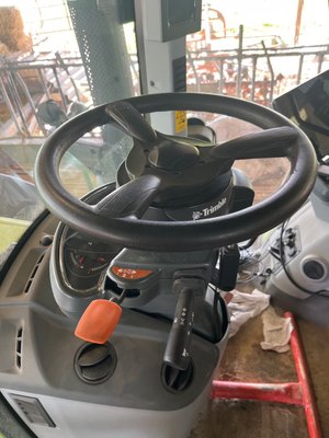 Tracteur agricole Claas ARION 630 CMATIC