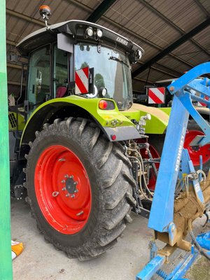 Tracteur agricole Claas ARION 630 CMATIC