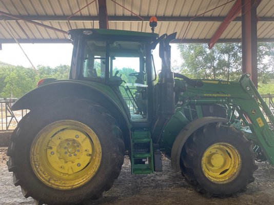 Tracteur agricole John Deere 6110 M CommandQuad