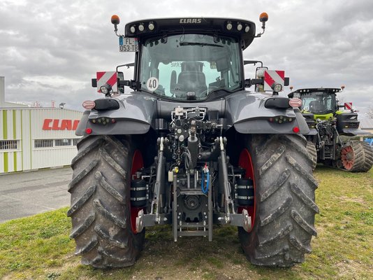 Tracteur agricole Claas AXION 830 CMATIC