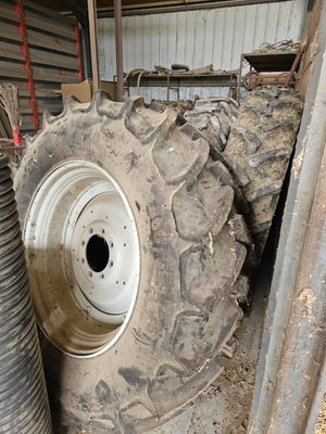 Tracteur agricole Valtra N134