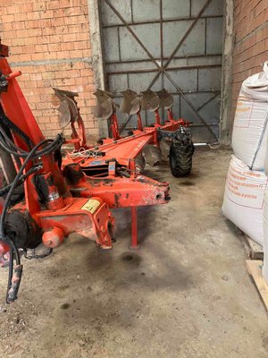 Charrue Kuhn VARI MASTER 180