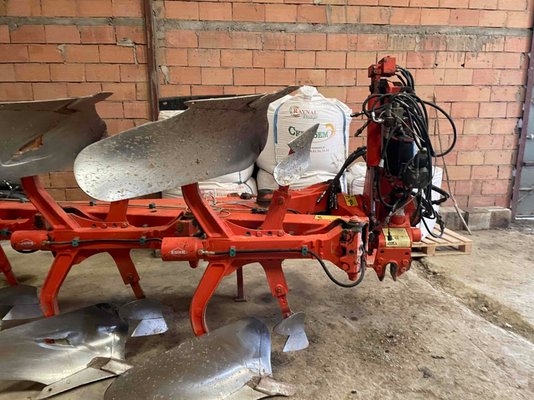 Charrue Kuhn VARI MASTER 180