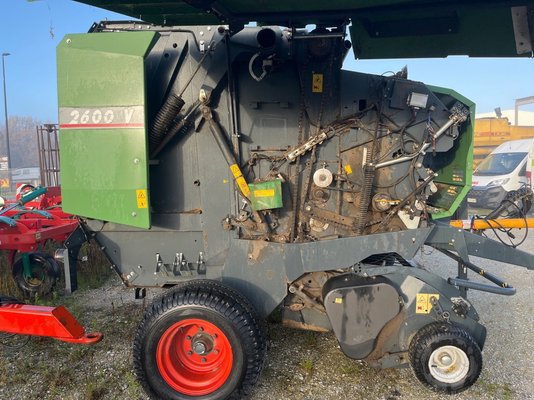 Presse à balles rondes Fendt 2600V