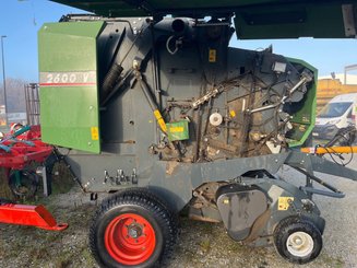 Presse à balles rondes Fendt 2600V - 11