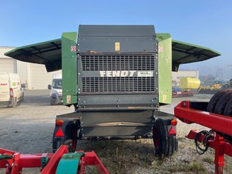 Presse à balles rondes Fendt 2600V - 12