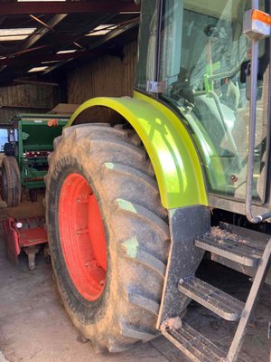Tracteur agricole Claas ARES 657 ATZ