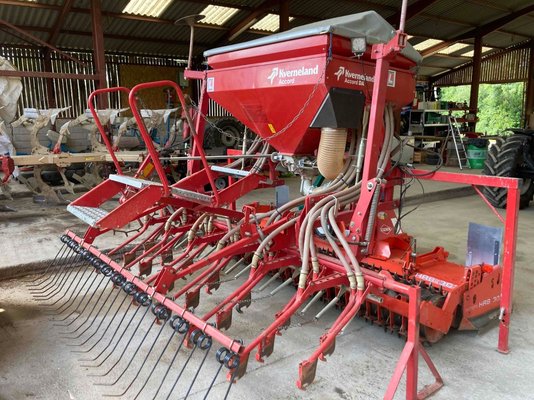 Combiné de semis Kuhn HR 303D + DA 