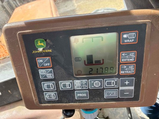 Presse à balles rondes John Deere 842 HiFlow