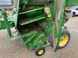 Presse à balles rondes John Deere 842 HiFlow - 5