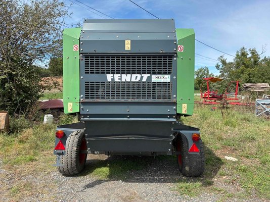 Presse à balles rondes Fendt 2600V