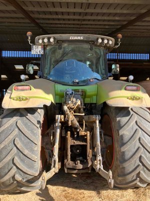 Tracteur agricole Claas AXION 800 CEBIS