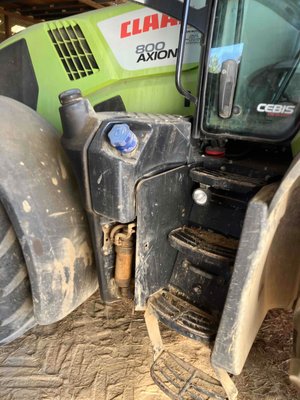 Tracteur agricole Claas AXION 800 CEBIS