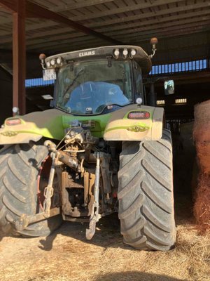 Tracteur agricole Claas AXION 800 CEBIS