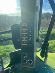 Tracteur agricole Claas AXION 810 CEBIS T4F - 6