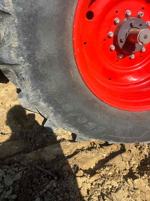 Tracteur agricole Claas AXION 810 CEBIS T4F