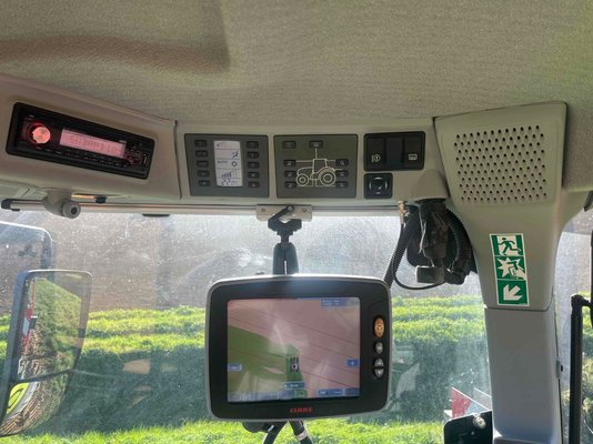 Tracteur agricole Claas AXION 810 CEBIS T4F