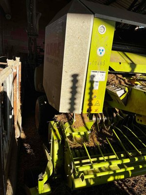 Presse à balles rondes Claas ROLLANT 240 R