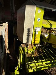 Presse à balles rondes Claas ROLLANT 240 R - 1