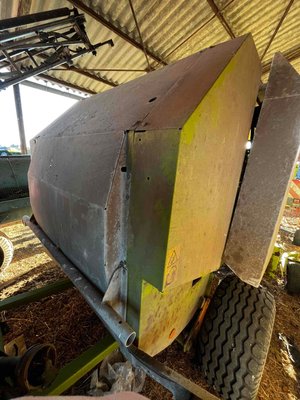 Presse à balles rondes Claas ROLLANT 240 R