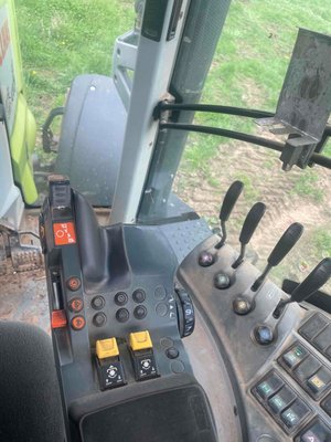 Tracteur agricole Claas AXION 810 CIS T4F