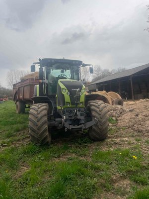 Tracteur agricole Claas AXION 810 CIS T4F