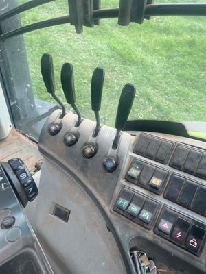 Tracteur agricole Claas AXION 810 CIS T4F