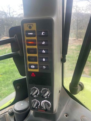 Tracteur agricole Claas AXION 810 CIS T4F